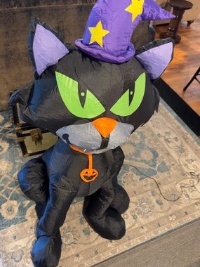 AIRBLOWN Inflatable Cat Halloween Decoration 4 Feet Tall Cute Used Working.